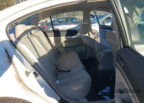 2014 Subaru Legacy 2.5I z USA, uszkodzony, nr VIN 4S3BMBA68E3011541